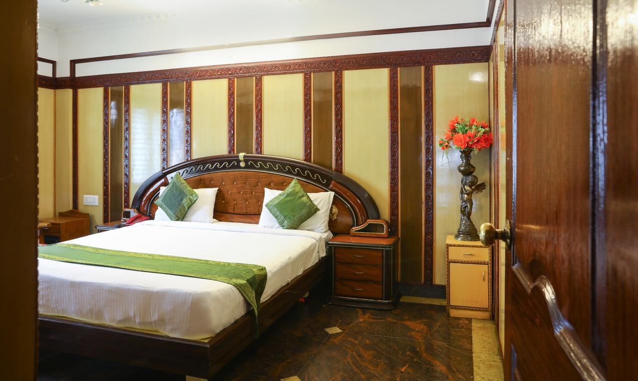 Treebo Nava Nidhi Comforts Bangalore Exterior foto