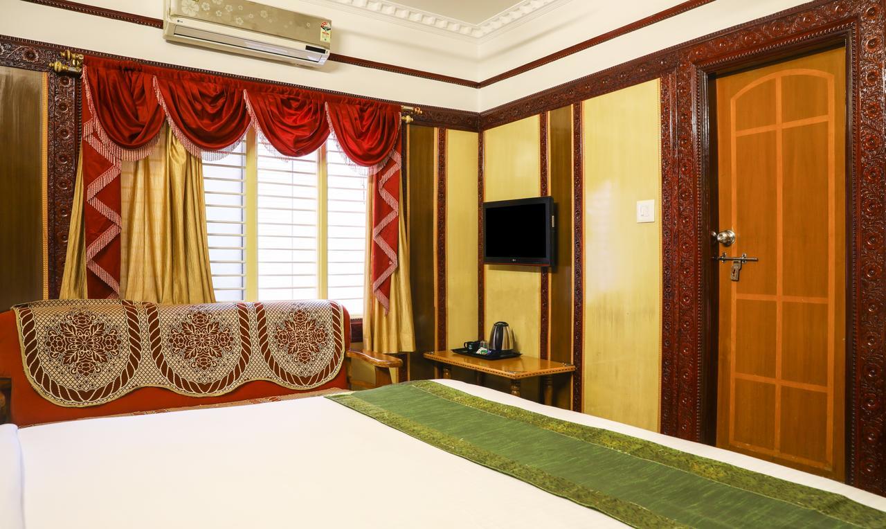 Treebo Nava Nidhi Comforts Bangalore Exterior foto
